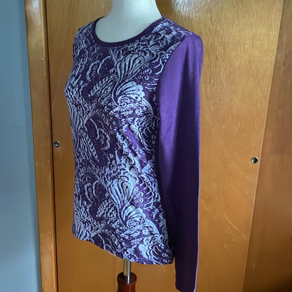 Tahari purple long sleeves top size S. Front design. Crew neckline - Picture 5 of 16